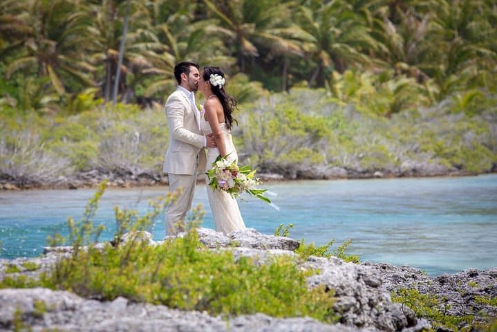 St. Regis Bora Bora Couples Photo Shoot: Romantic Resort Portrait Session photo 5
