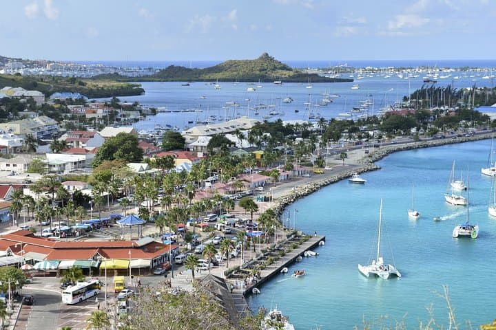 St-Martin and St Maarten Sightseeing: Beaches, Markets & Plane-Spotting in 4.5 Hours photo 3