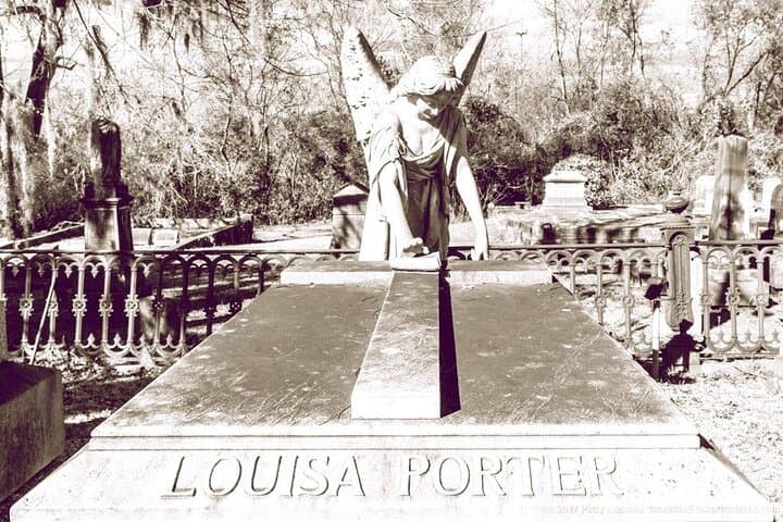 Ladies of Laurel Grove: Savannah's Women's History Tour in Laurel Grove Cemetery photo 3
