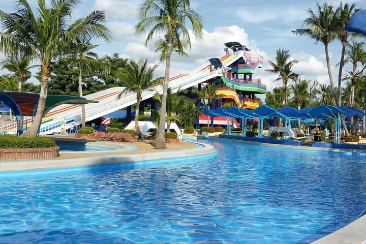 Bangkok Dream World Private Guided Tour: Family-Friendly Theme Park Day Trip