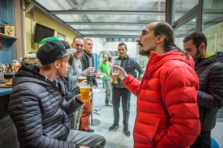 Climbing Experience in Milan: Introductory Indoor Climb with Aperitif photo 5