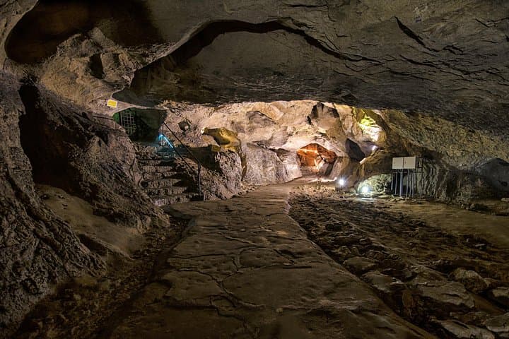 One-Day Bulgaria: Veliko Tarnovo, Bacho Kiro Cave & Dryanovo Monastery photo 2