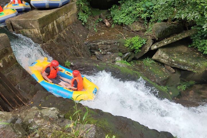 Yangshuo Longjing River Drifting: Half-Day Xingping Rafting Adventure photo 4