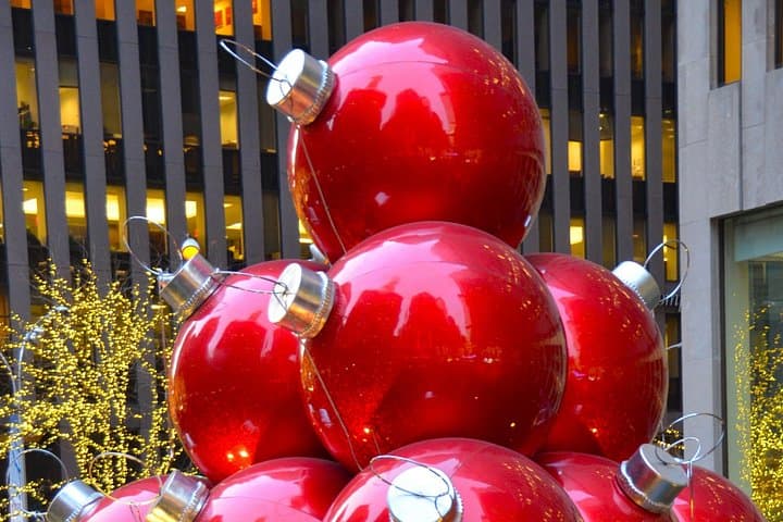Private New York Christmas Tour with Driver and Guide — Holiday Lights, Windows and Markets photo 4