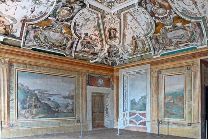 Villa d'Este Private Tour: Tivoli's Fountains, Frescoes & Gardens photo 2