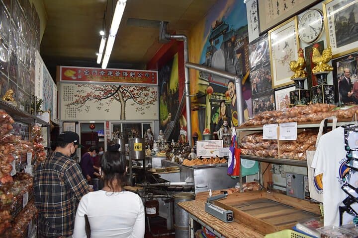San Francisco Chinatown Food & History Walking Tour (Small Group) photo 2