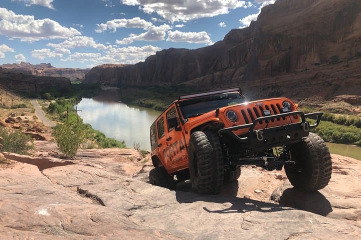 Thrill and Terrain: Off-Road Jeep Adventure in Moab’s Red Rock Playground photo 6