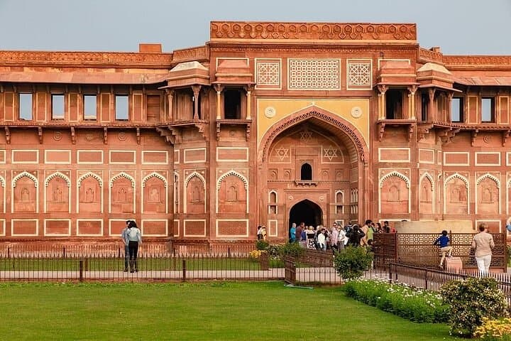 Mumbai Day Trip to Agra and Taj Mahal with Air Tickets photo 5