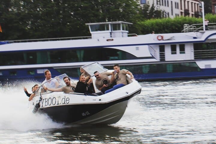Frankfurt Jet Boat Tour on the Main — High-Speed Skyline Cruise photo 2