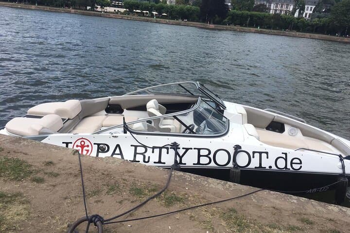 Frankfurt Jet Boat Tour on the Main — High-Speed Skyline Cruise photo 4