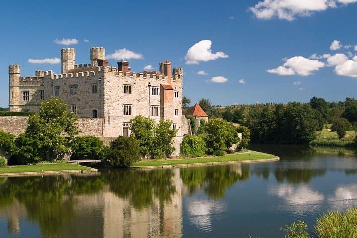 Leeds Castle, Canterbury Cathedral & White Cliffs of Dover Day Trip from London