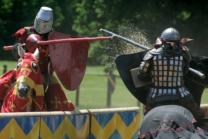 Warwick Castle, Stratford-upon-Avon & Oxford Day Trip from London — Castles, Colleges & Cotswolds Drive photo 5
