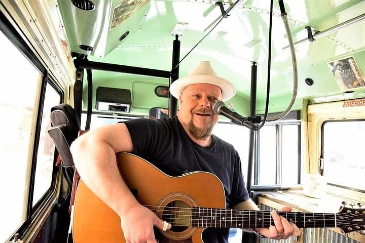 Memphis Mojo Music Bus Tour: Beale Street Live Music & History Experience photo 2