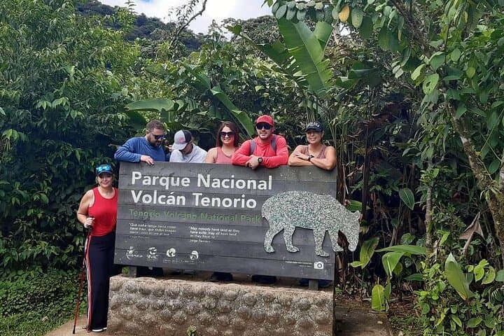 Private Rio Celeste Hike: Tenorio Volcano Blue River Tour from La Fortuna photo 3