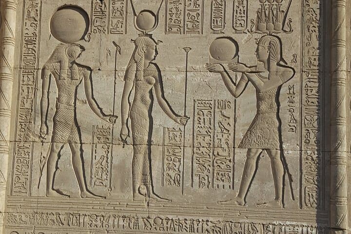 Half-Day Dendera Temple Tour from Luxor: Roof Zodiac, Reliefs & Practical Tips photo 6