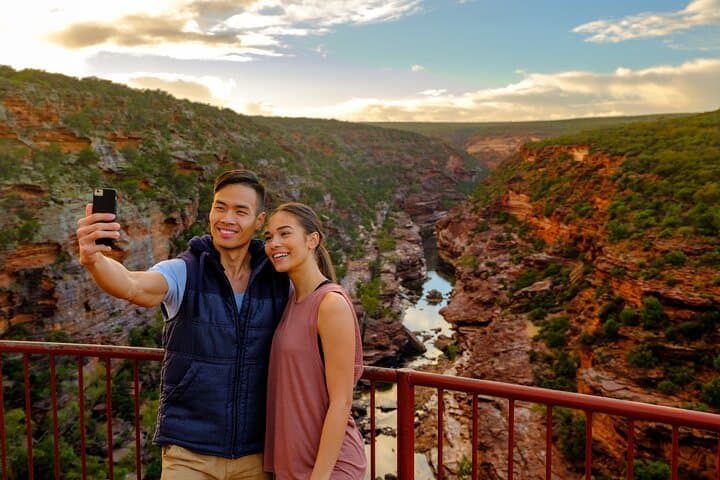7-Day Exmouth Explorer: Pinnacles, Monkey Mia & Ningaloo Reef Adventure from Perth