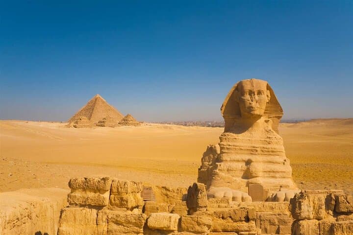 Full-Day Pyramids & Sphinx Tour with Egyptian Museum and Khan el-Khalili