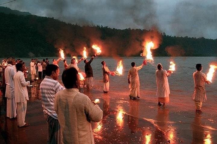 Explore Haridwar: Full-Day Cultural Tour with Cable Car to Mansa Devi & Evening Ganga Aarti photo 3