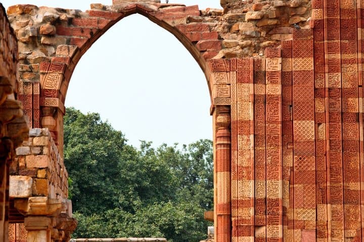 Guided Visit to Qutub Minar: Explore Delhi's 12th-Century Minaret & Ruins photo 5