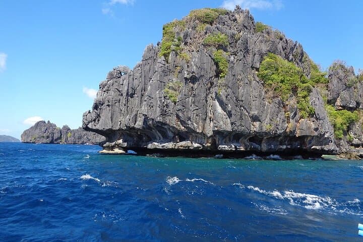 El Nido Island Hopping Tour A — Secret Lagoon, Seven Commandos & Snorkel Lunch photo 4