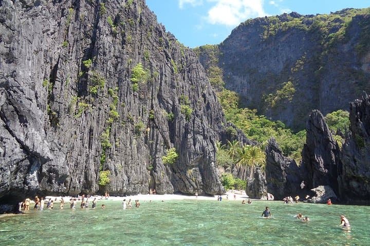 El Nido Island Hopping Tour A — Secret Lagoon, Seven Commandos & Snorkel Lunch photo 5