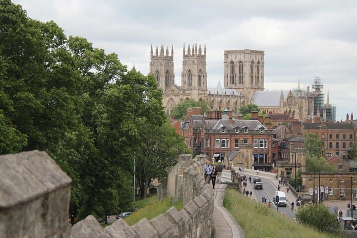 Private Walking Tour of York Walls: A Personalized Historic Walk photo 4