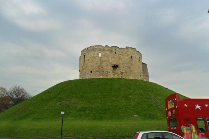 Private Walking Tour of York Walls: A Personalized Historic Walk photo 6