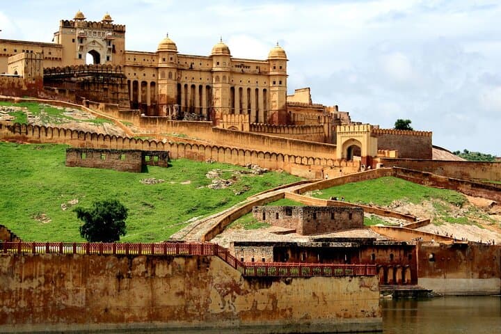 Same-Day Jaipur Tour from Delhi — Amer Fort, Hawa Mahal & Jal Mahal in One Day photo 1