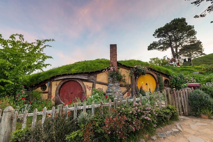 Hobbiton & Te Puia Private Day Tour from Auckland — Hobbiton Movie Set and Rotorua Geothermal Valley photo 6