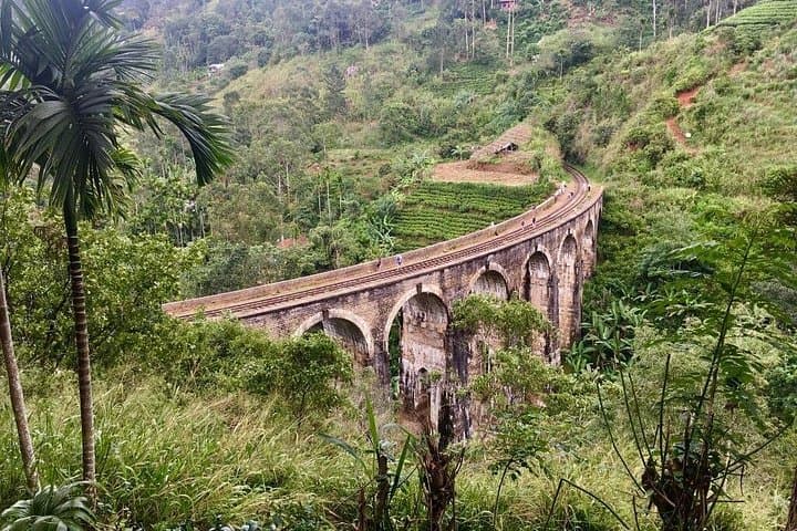 One-Day Ella Icons Tour: Ella Rock, Nine Arch Bridge & Little Adam's Peak photo 3