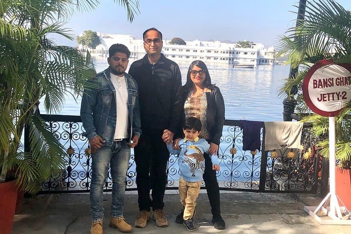 Udaipur Sightseeing by Car — City Palace, Lake Pichola & Jagmandir in a Day photo 4