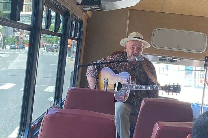 Memphis Mojo Music Bus Tour: Beale Street Live Music & History Experience photo 5