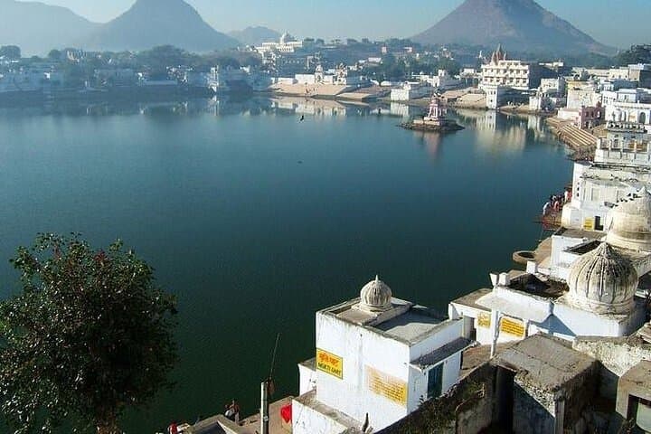 Sunset Boat Ride on Lake Pichola: Evening Cruise in Udaipur photo 4