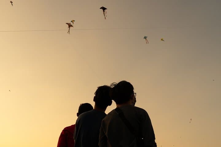 Jaipur Rooftop Kite-Flying and Home-Hosted Dinner Experience photo 2