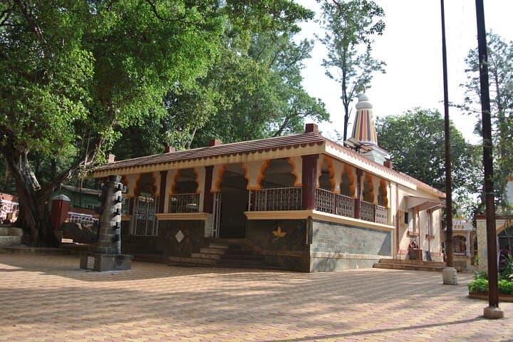 Mahabaleshwar & Panchgani Day Trip from Pune — Table Land, Arthur's Seat & Mapro Garden photo 3