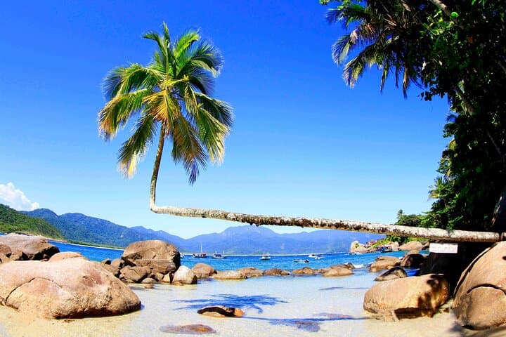 Around Ilha Grande: Full-Day Speedboat Tour to Caxadaço, Parnaioca, Aventureiro, Meros & Maguariquessaba