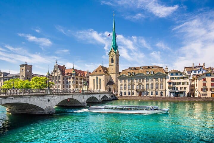Zurich Full Discovery: Walking Tour, Lake Ferry & Felsenegg Cable Car