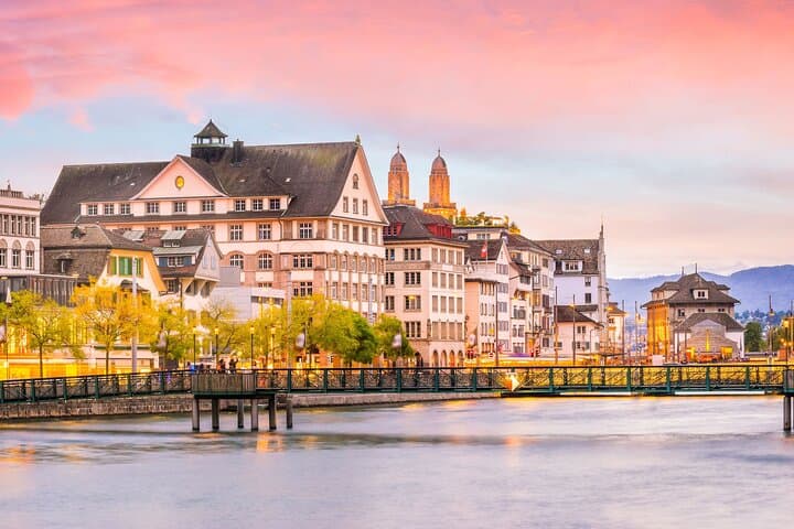 Zurich Full Discovery: Walking Tour, Lake Ferry & Felsenegg Cable Car photo 3