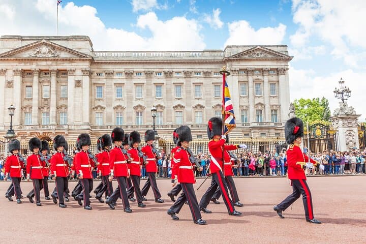 Explore London on Public Buses: Self-Guided Audio Routes and Top Sights photo 3