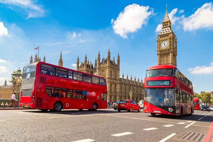 Explore London on Public Buses: Self-Guided Audio Routes and Top Sights