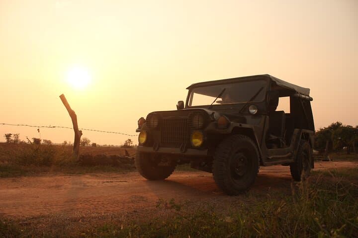 Siem Reap Countryside Jeep Tour: Sunset Drinks Among Rice Fields