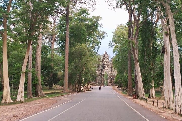 Six-Day Private Angkor Temple Immersion from Siem Reap