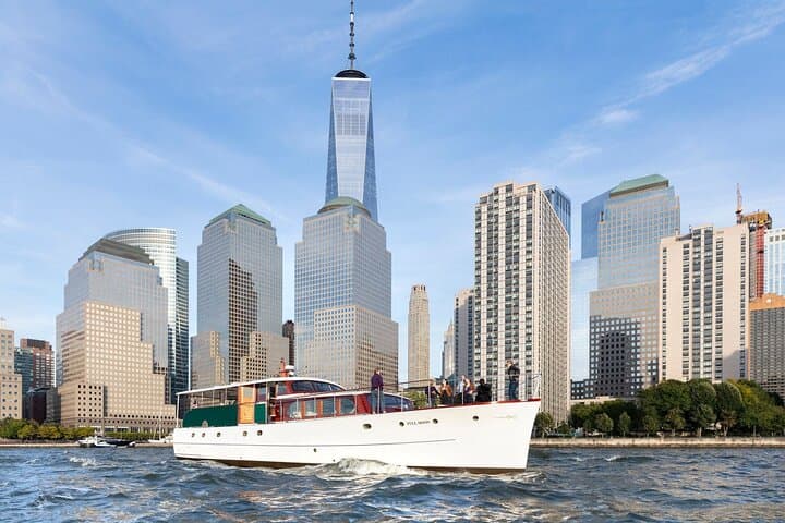 New York City Sunset and Daytime Sightseeing Cruise on a 1950s-Style Yacht photo 3