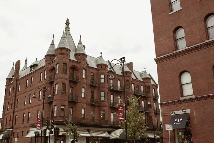 Burlington Beauty Scavenger Hunt: Self-Guided Church Street Adventure photo 4
