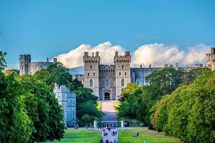 Private Windsor Castle Tour from Southampton — Royal Visit in Comfort