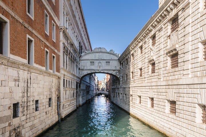 Venice Walking Tour: San Marco to Rialto & Spritz Like a Local photo 3
