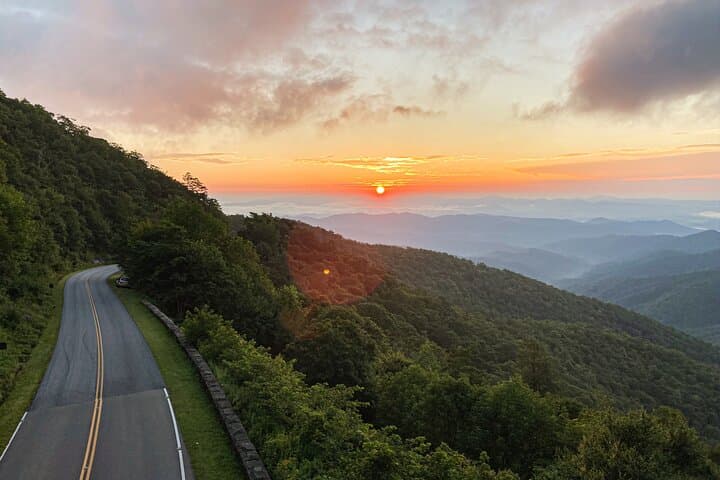 Blue Ridge Sunrise Jeep Tour: Asheville Mountaintop Coffee at 5,000 ft photo 2