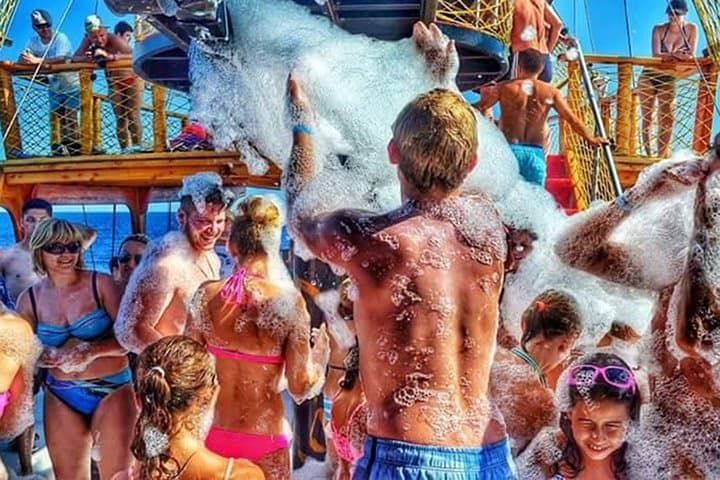 Side Dolphin Island Boat Tour: Foam Party, Swimming & Lunch