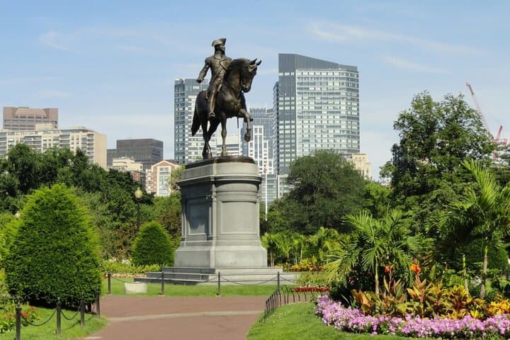 St. Louis Scavenger Hunt — Gateway to the West Walking Adventure photo 2