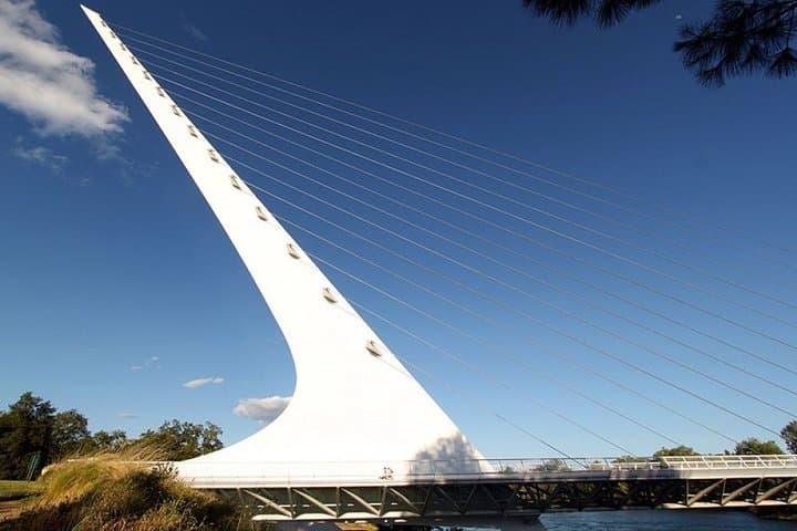 Redding River Scavenger Hunt: Explore Sundial Bridge & Turtle Bay in 2 Hours photo 2